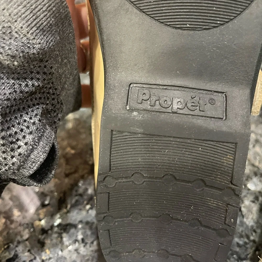 Propet Ladybug Wide Walking Shoes with Comfort Design Tan Leather Size 8D